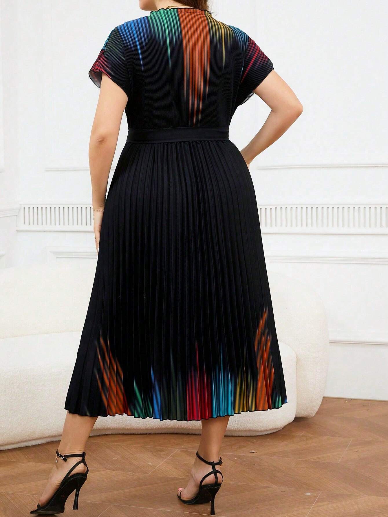 Plisuota suknelė SilkySet WD0107 (L-4XL)