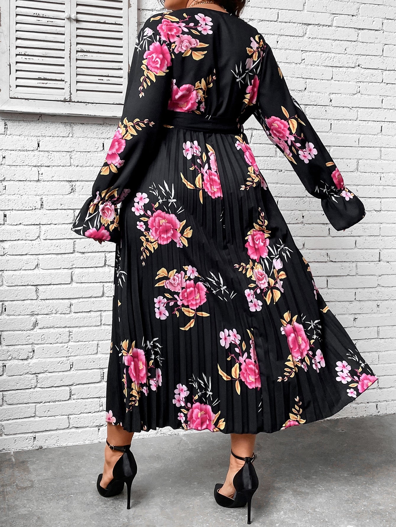 Plisuota suknelė SilkySet WD0006 (L-4XL)