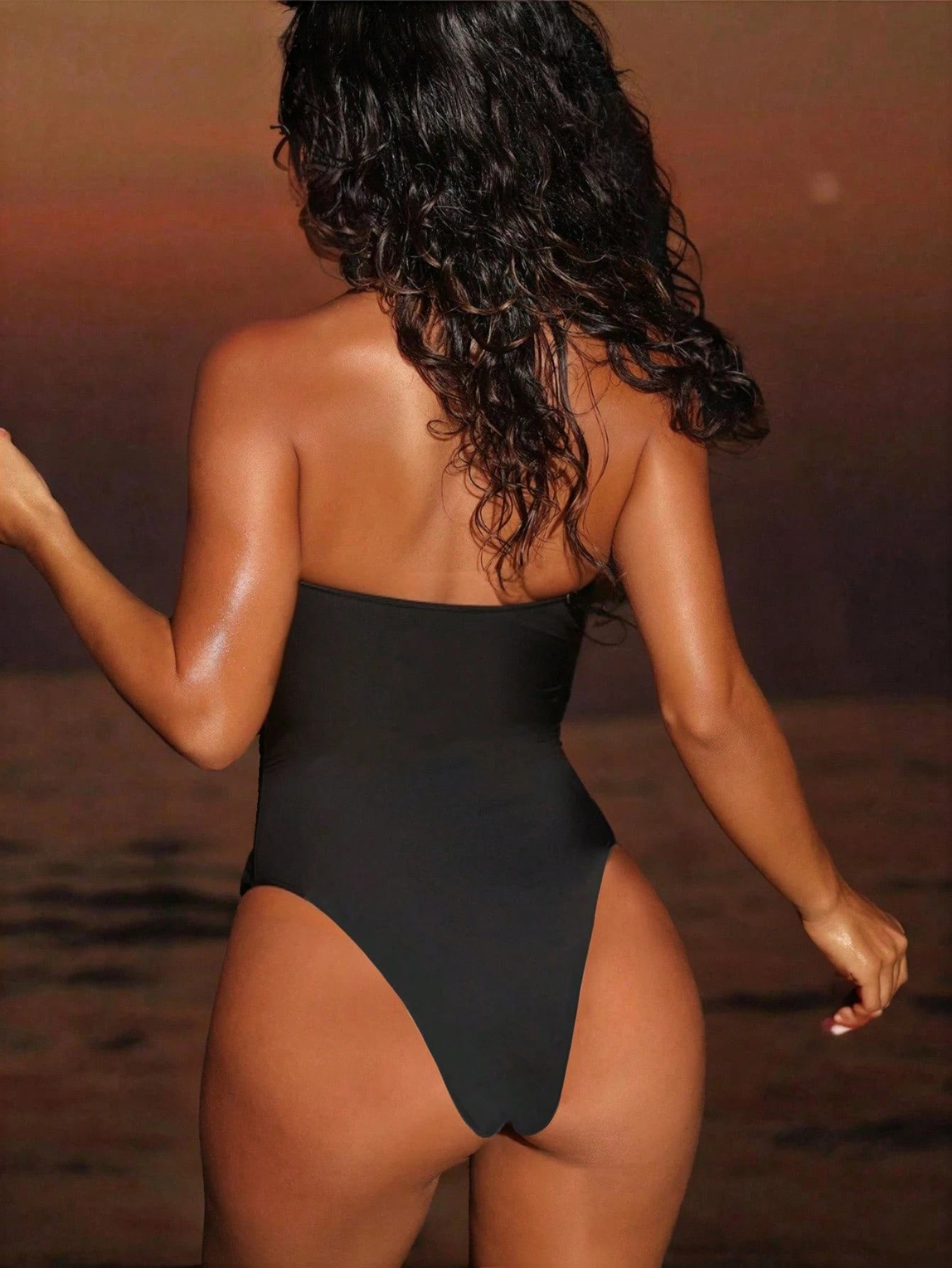 Vientisas maudymosi kostiumėlis SilkySet MB0234