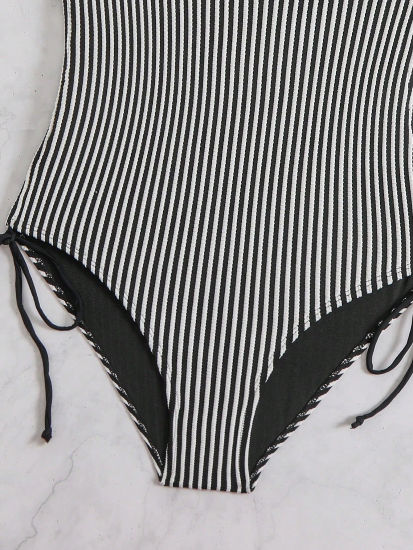 Vientisas maudymosi kostiumėlis SilkySet MB0301